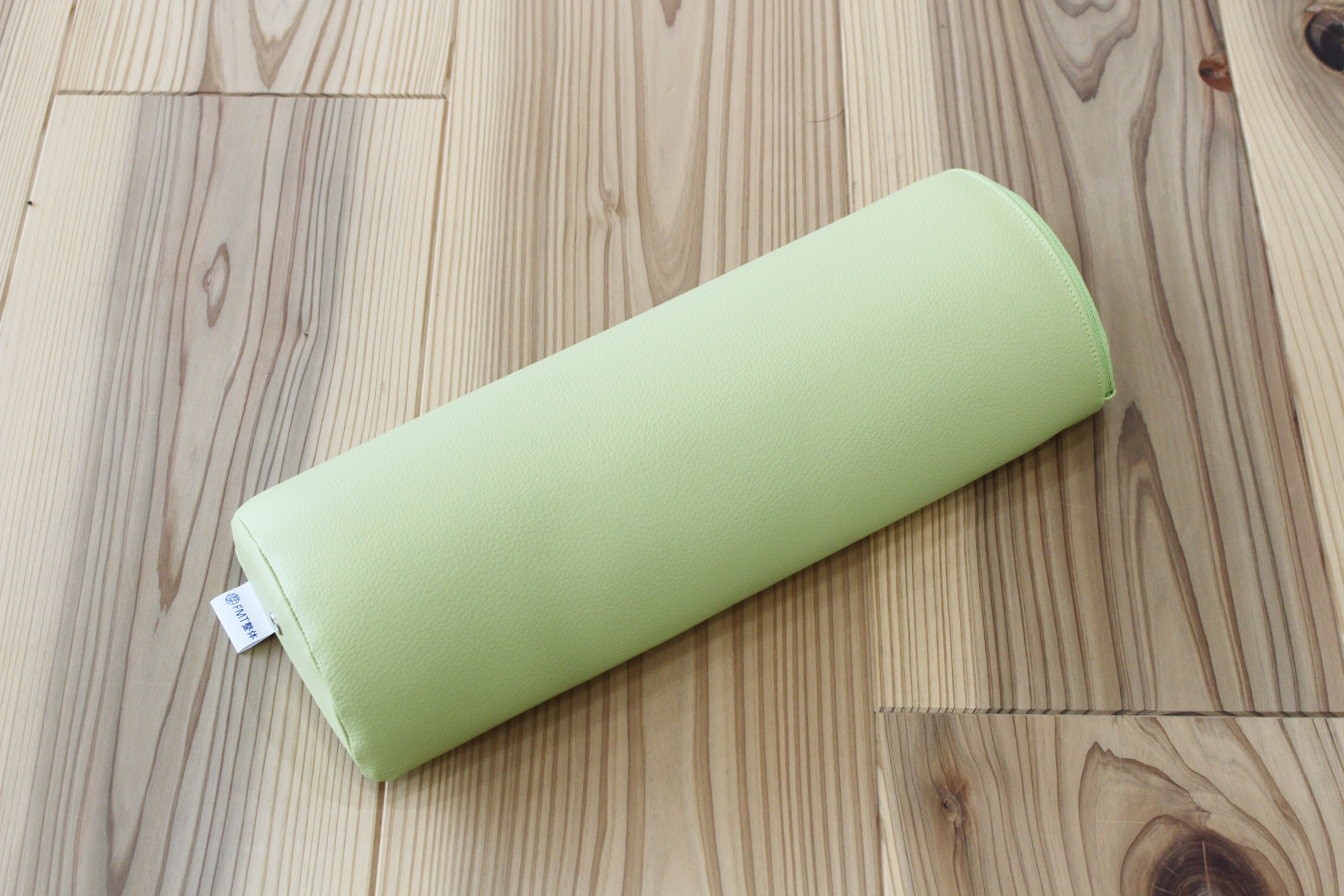 The NeckEz Pillow by FMT Seitai